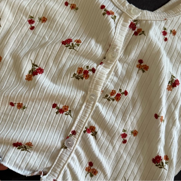 Floral Crop Top - Picture 2 of 3